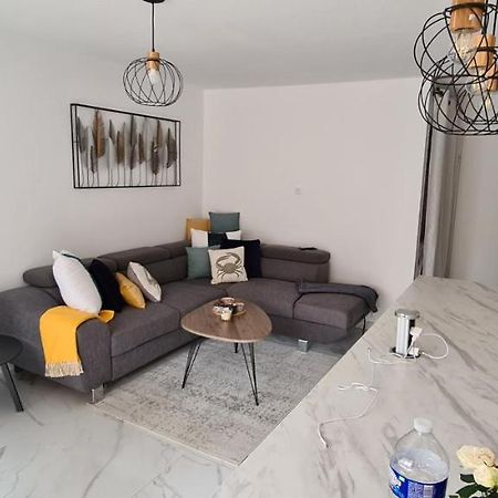 En Exclusivite T3 A 2 Pas Des Plages De St Raphael Saint-Raphaël エクステリア 写真
