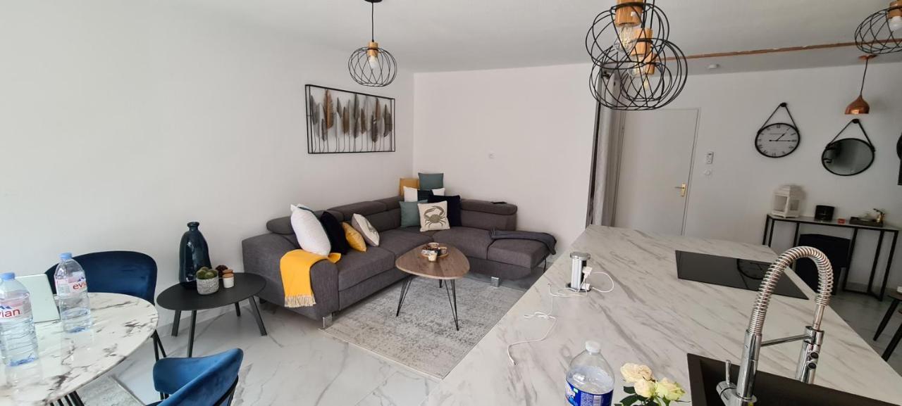 En Exclusivite T3 A 2 Pas Des Plages De St Raphael Saint-Raphaël エクステリア 写真
