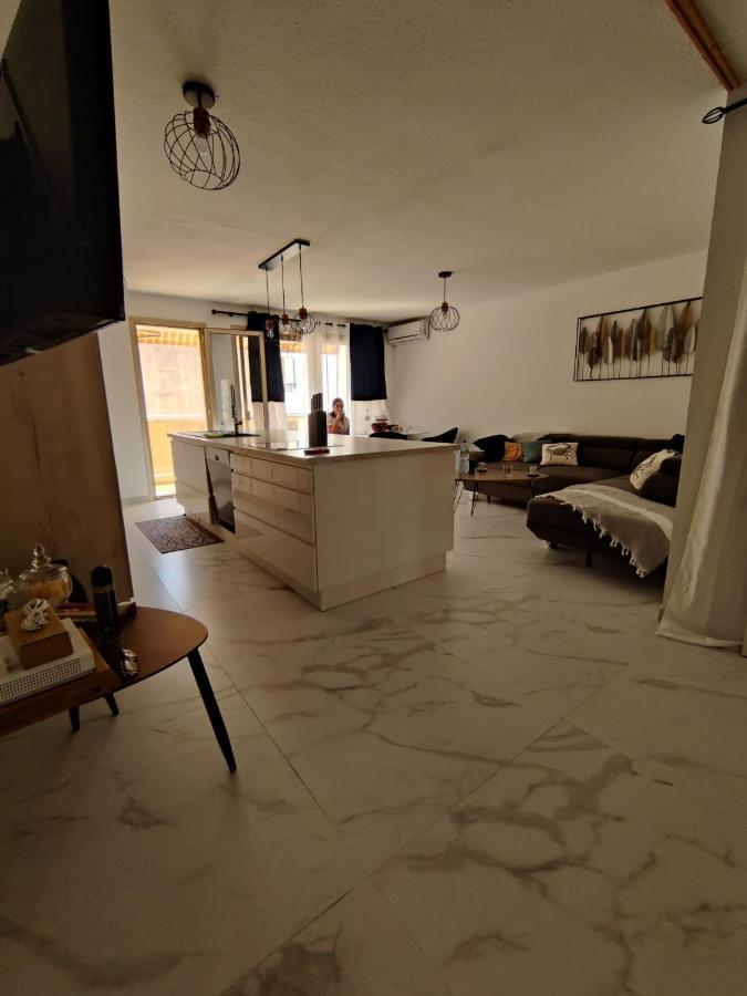 En Exclusivite T3 A 2 Pas Des Plages De St Raphael Saint-Raphaël エクステリア 写真