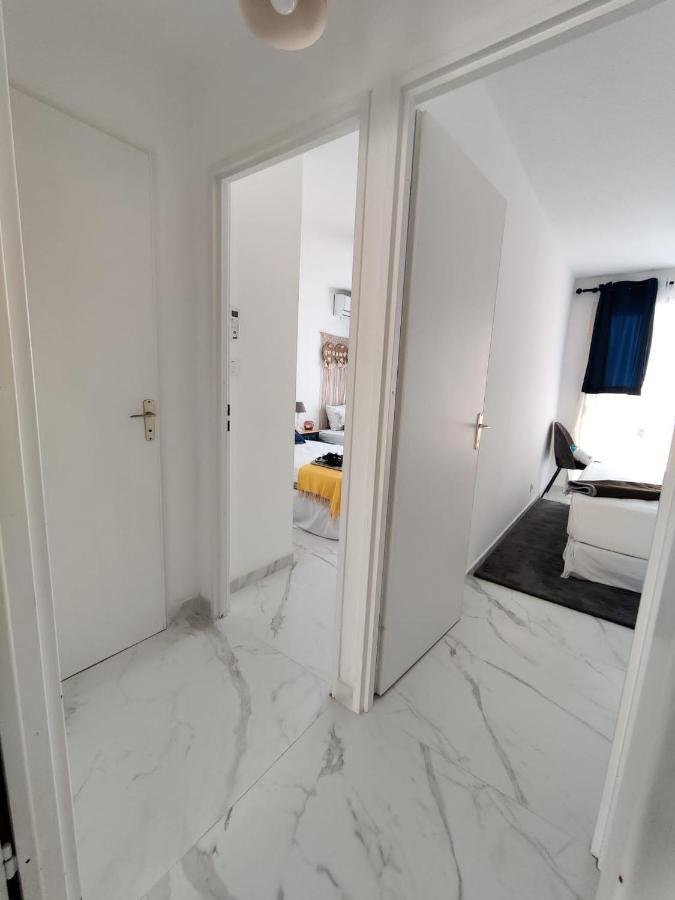 En Exclusivite T3 A 2 Pas Des Plages De St Raphael Saint-Raphaël エクステリア 写真