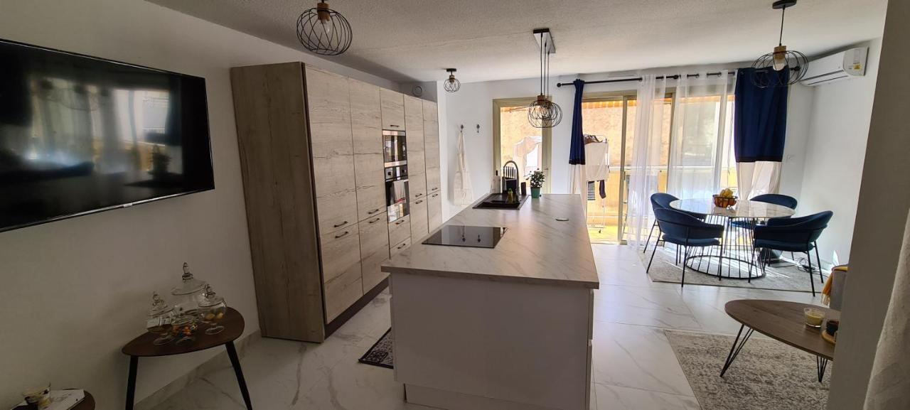 En Exclusivite T3 A 2 Pas Des Plages De St Raphael Saint-Raphaël エクステリア 写真